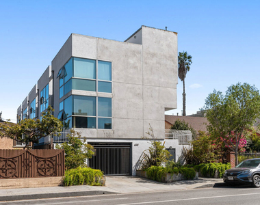 660 Rose Avenue - Photo Thumbnail 4