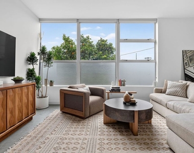 660 Rose Avenue - Photo Thumbnail 1
