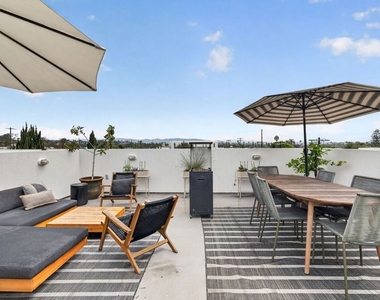 660 Rose Avenue - Photo Thumbnail 18
