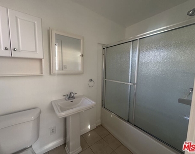 317 N Coronado Street - Photo Thumbnail 2