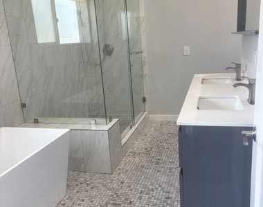 7925 Kittyhawk Avenue - Photo Thumbnail 5