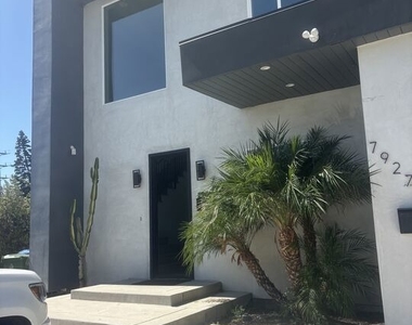 7925 Kittyhawk Avenue - Photo Thumbnail 21