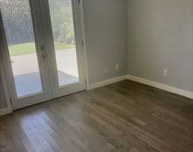 7925 Kittyhawk Avenue - Photo Thumbnail 4