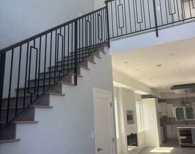 7925 Kittyhawk Avenue - Photo Thumbnail 1