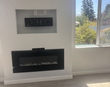 7925 Kittyhawk Avenue - Photo Thumbnail 14