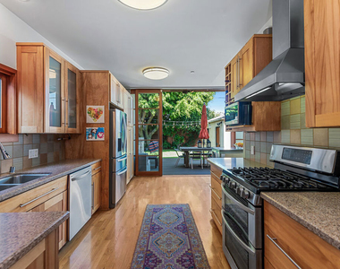 4236 Moore Street - Photo Thumbnail 11