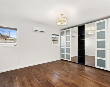 1472 S Crest Drive - Photo Thumbnail 10