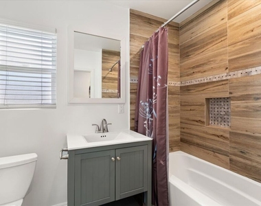 1472 S Crest Drive - Photo Thumbnail 15