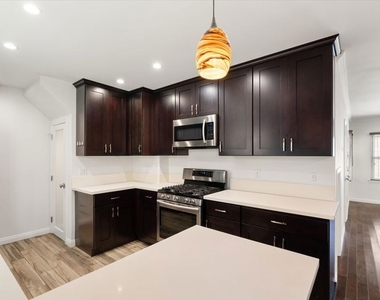1472 S Crest Drive - Photo Thumbnail 8
