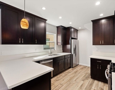 1472 S Crest Drive - Photo Thumbnail 7