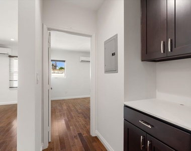 1472 S Crest Drive - Photo Thumbnail 11