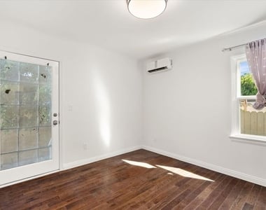 1472 S Crest Drive - Photo Thumbnail 12