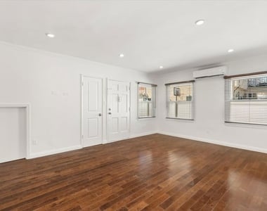1472 S Crest Drive - Photo Thumbnail 3