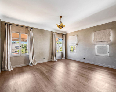 339 N Croft Avenue - Photo Thumbnail 10
