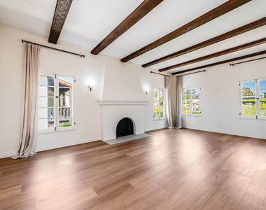 339 N Croft Avenue - Photo Thumbnail 4
