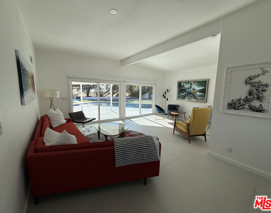 3060 N Farrell Drive - Photo Thumbnail 17