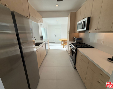 3060 N Farrell Drive - Photo Thumbnail 12