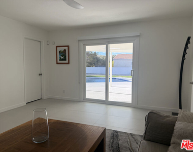 3060 N Farrell Drive - Photo Thumbnail 26