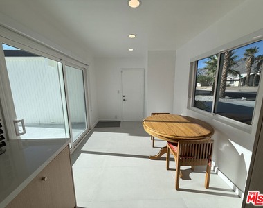 3060 N Farrell Drive - Photo Thumbnail 11