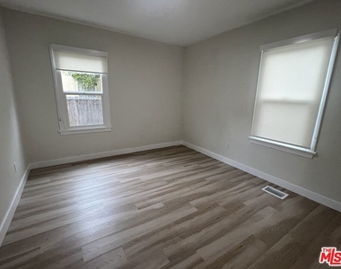 1284 S Highland Avenue - Photo Thumbnail 17