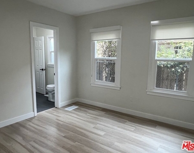 1284 S Highland Avenue - Photo Thumbnail 15
