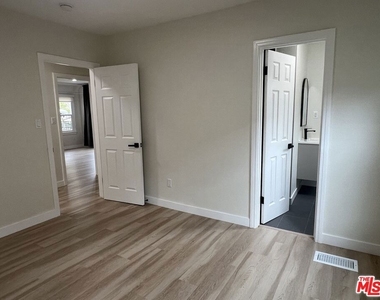 1284 S Highland Avenue - Photo Thumbnail 16