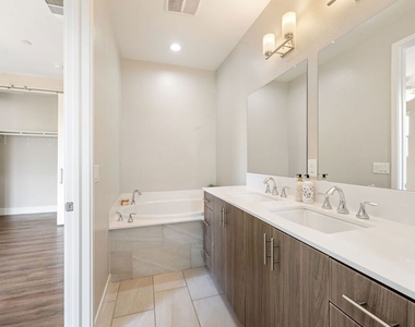 4429 Paxton Place - Photo Thumbnail 6