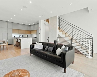6077 1/2 Horner Street - Photo Thumbnail 5