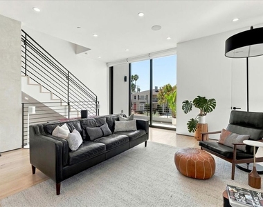 6077 1/2 Horner Street - Photo Thumbnail 12