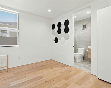 6077 1/2 Horner Street - Photo Thumbnail 22