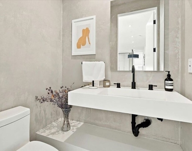 6077 1/2 Horner Street - Photo Thumbnail 13