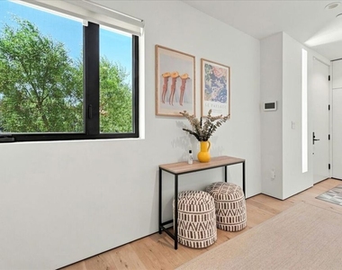 6077 1/2 Horner Street - Photo Thumbnail 7
