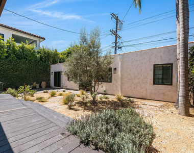337 N Croft Avenue - Photo Thumbnail 15