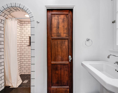 337 N Croft Avenue - Photo Thumbnail 13