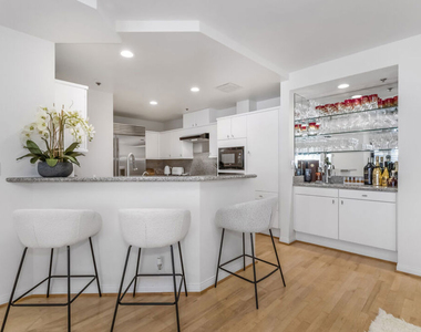 10724 Wilshire Boulevard - Photo Thumbnail 6