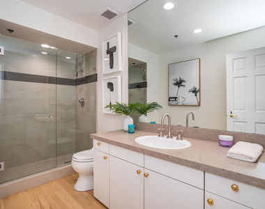 10724 Wilshire Boulevard - Photo Thumbnail 16