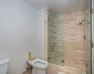 10724 Wilshire Boulevard - Photo Thumbnail 12