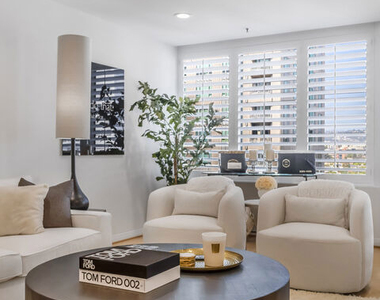 10724 Wilshire Boulevard - Photo Thumbnail 3