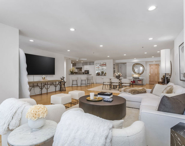 10724 Wilshire Boulevard - Photo Thumbnail 4