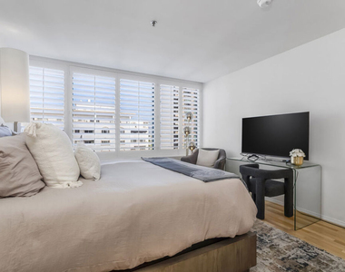 10724 Wilshire Boulevard - Photo Thumbnail 15