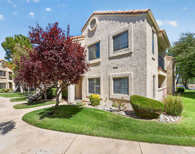 2554 Olive Drive - Photo Thumbnail 2