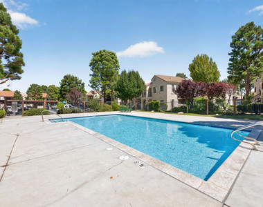 2554 Olive Drive - Photo Thumbnail 28