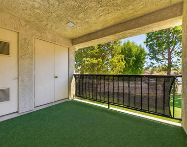 2554 Olive Drive - Photo Thumbnail 26