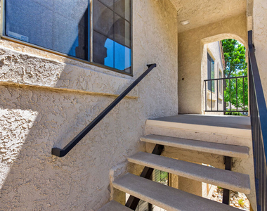 2554 Olive Drive - Photo Thumbnail 4