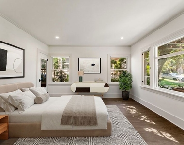 1919 N Catalina Street - Photo Thumbnail 8