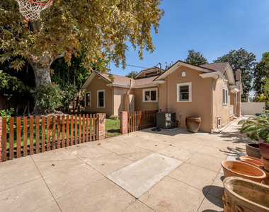 1919 N Catalina Street - Photo Thumbnail 14