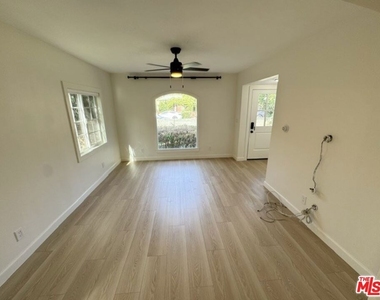 3957 Tivoli Avenue - Photo Thumbnail 25