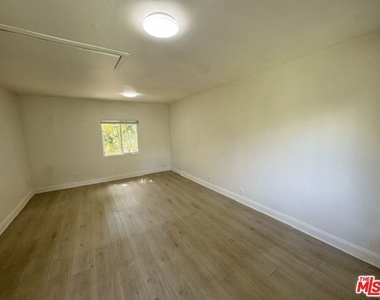 3957 Tivoli Avenue - Photo Thumbnail 30