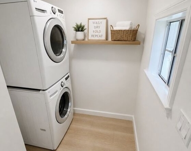 3957 Tivoli Avenue - Photo Thumbnail 11