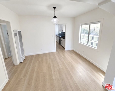 3957 Tivoli Avenue - Photo Thumbnail 26